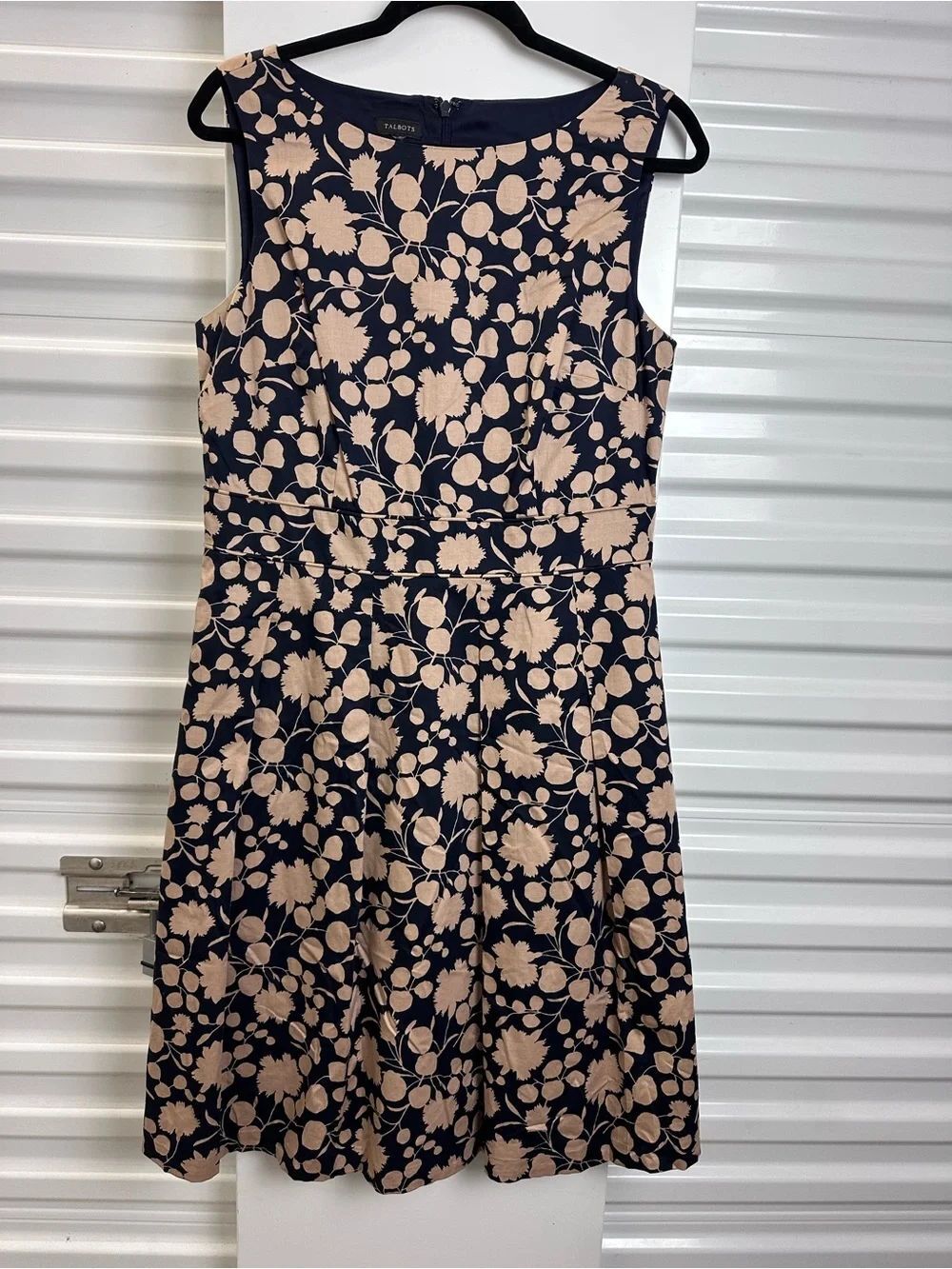 ⭐️Talbots Navy with Beige Floral Sleeveless Fit-and-Flare Dress